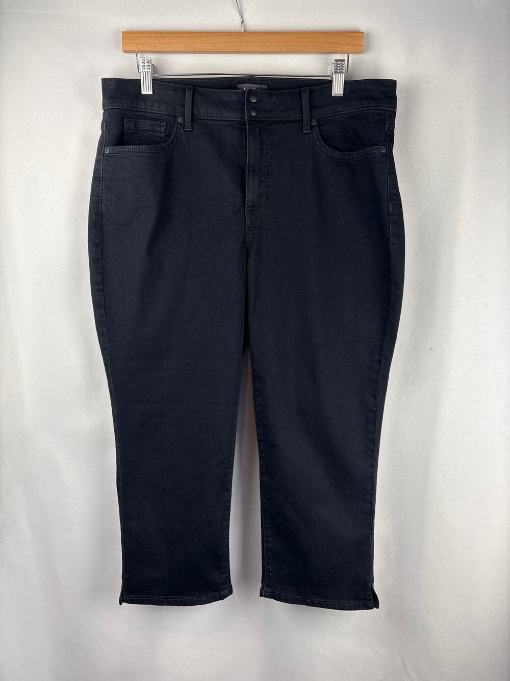 Women’s NYDJ Size 14 Black Denim Capri Pants
